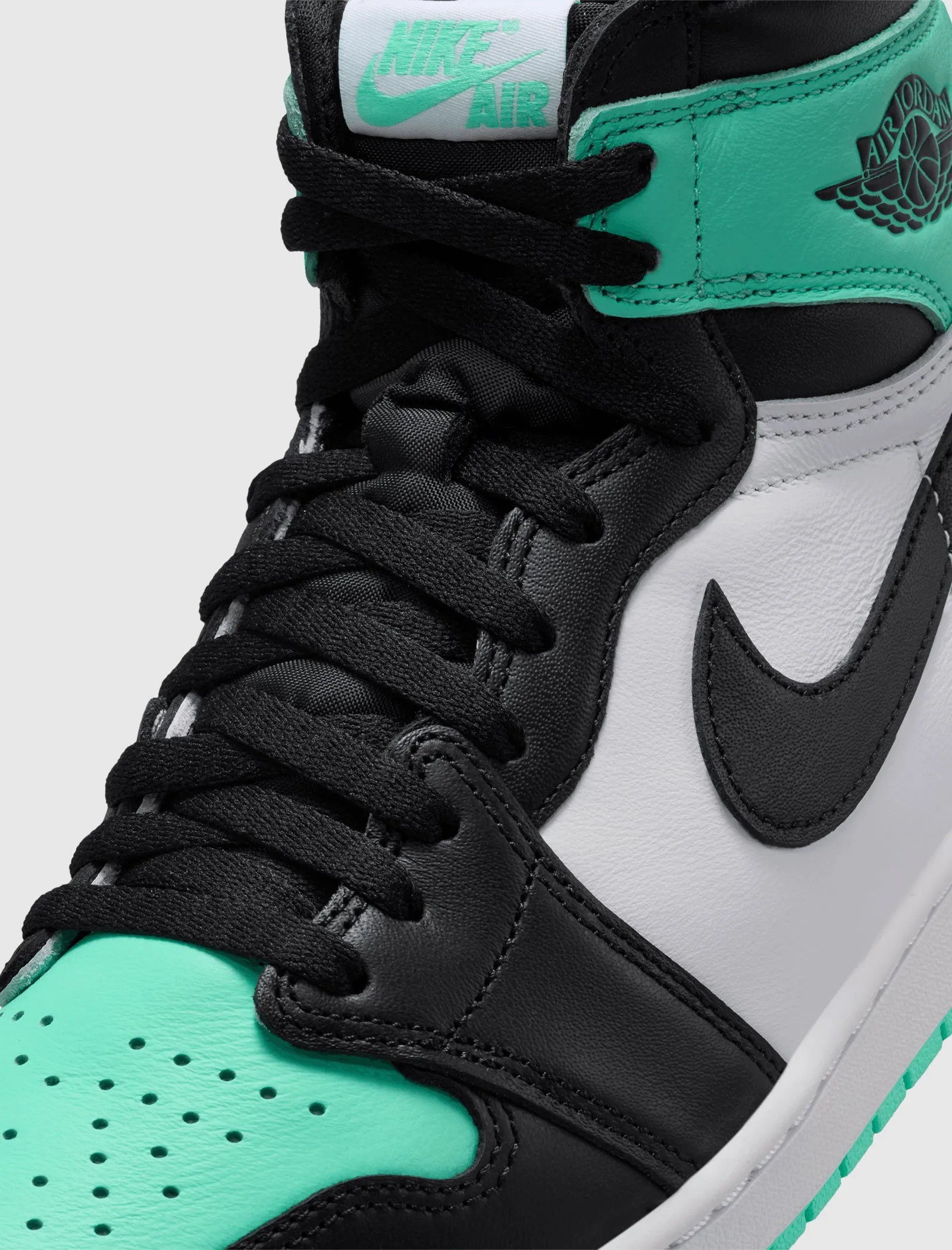 AIR JORDAN 1 RETRO HIGH OG "GREEN GLOW"