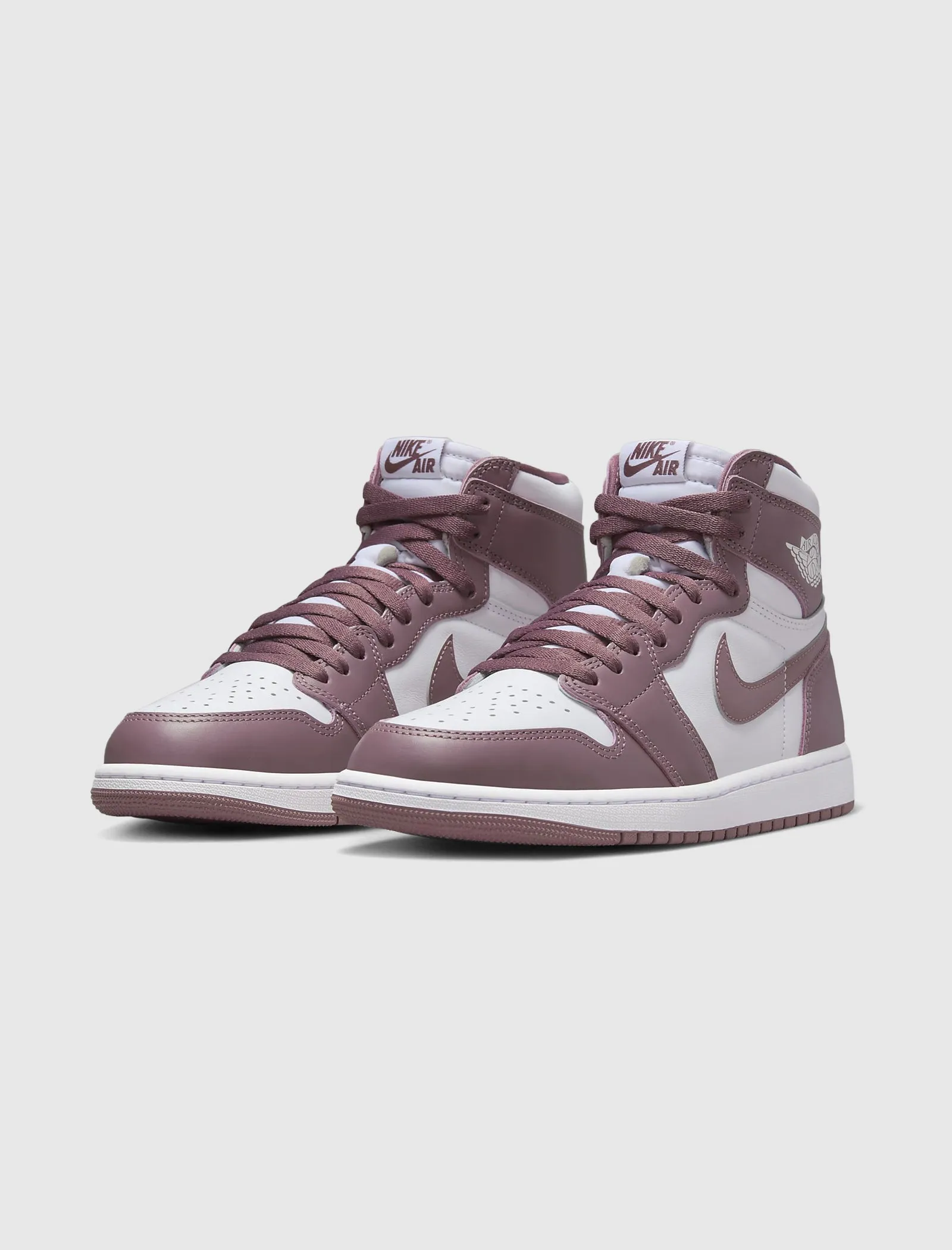 AIR JORDAN 1 RETRO HIGH OG "MAUVE"