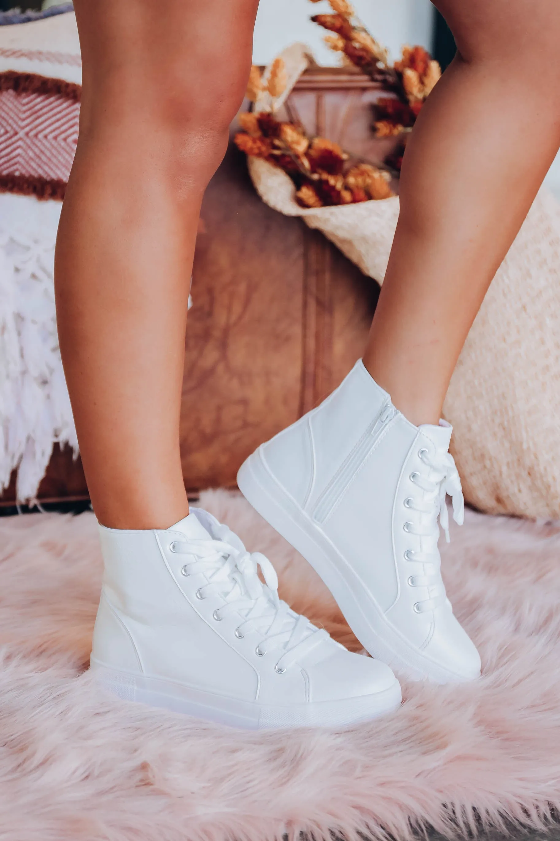 Akoya High Top Sneaker - White