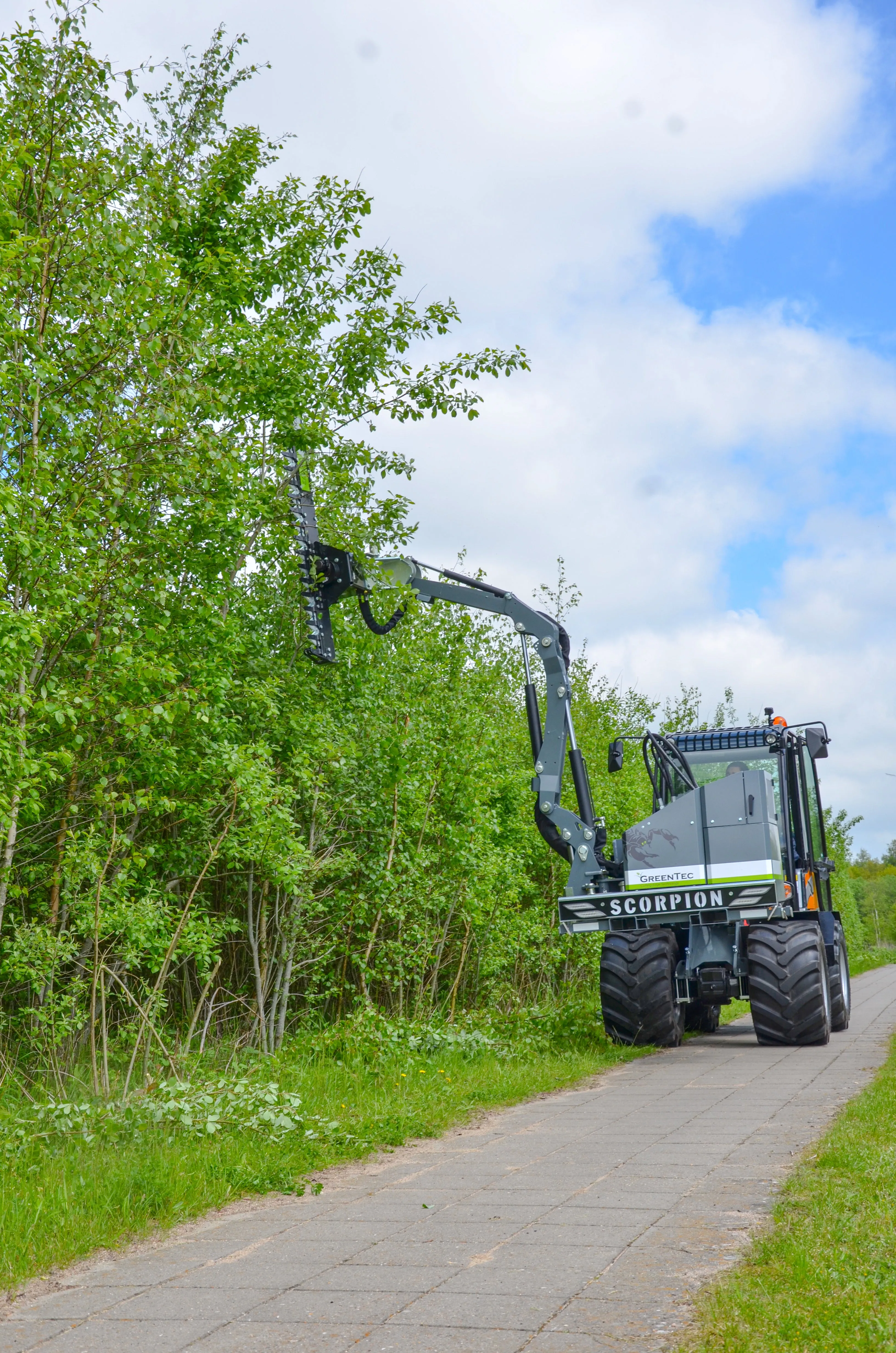 GreenTec Limb Trimmer High Reach | Model Scorpion-430 PLUS | Transport Width 7' 3" | Hybrid Arm System | For Skid Steers